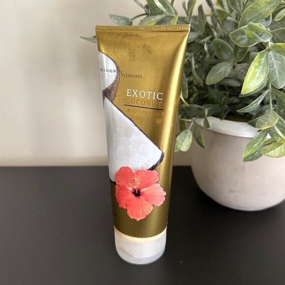 Bath & Body Works EXOTIC COCONUT Body Cream 8 oz Pleasures DISCONTINUED Lotion - Picture 2 of 4